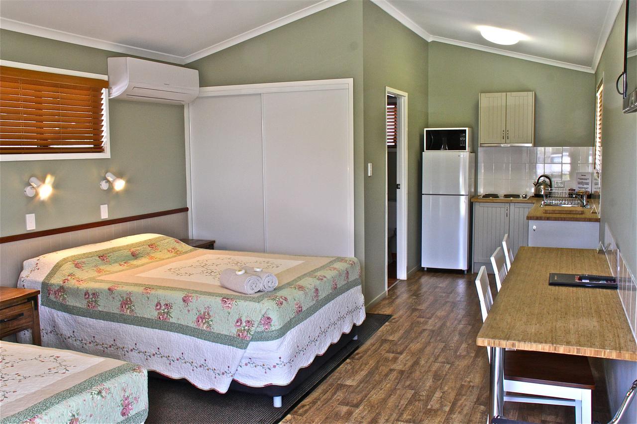 Barcaldine Country Motor Inn Exterior photo