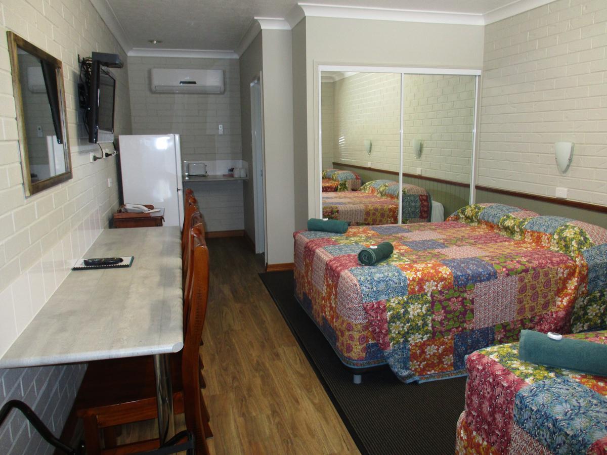 Barcaldine Country Motor Inn Exterior photo