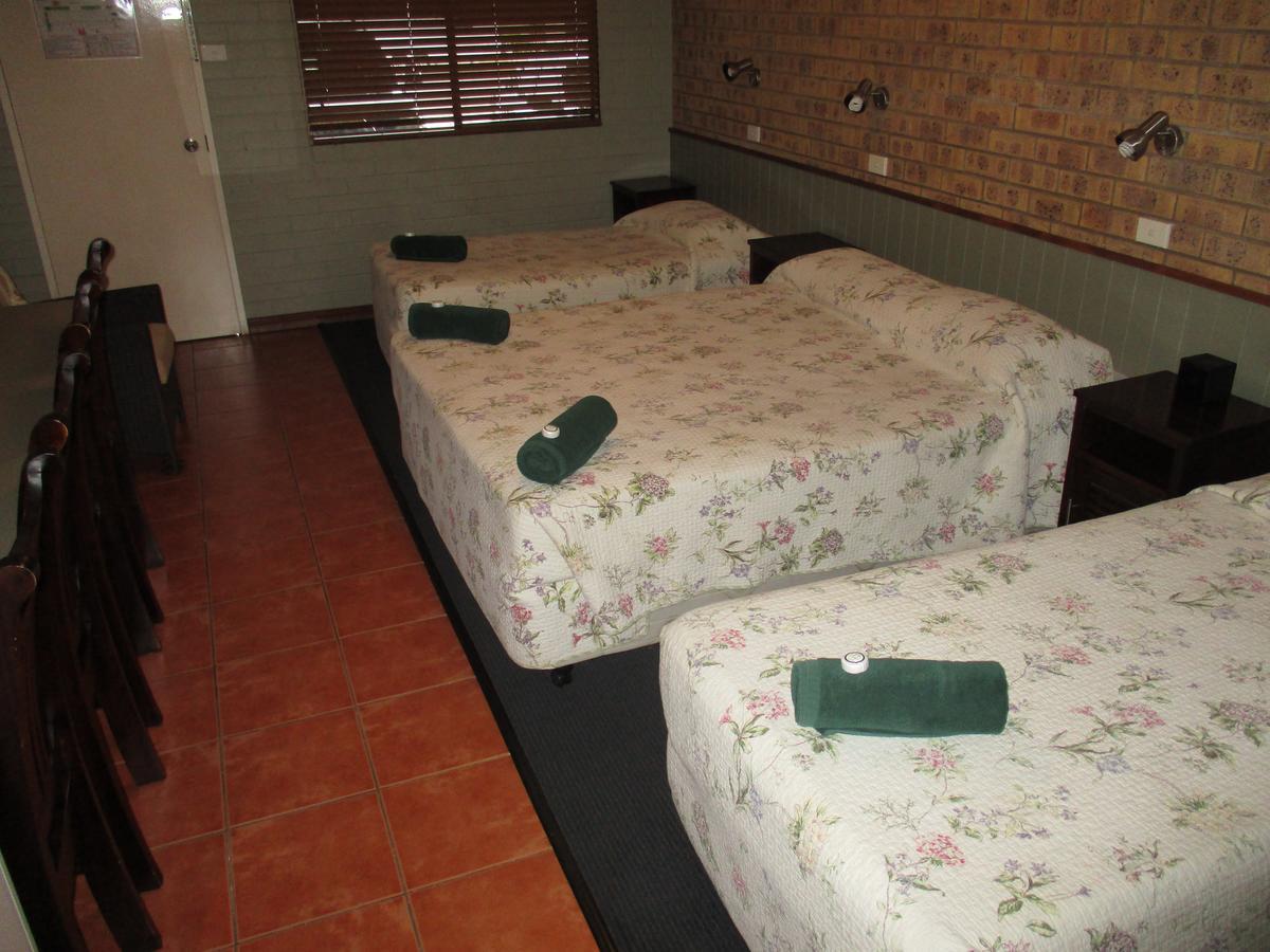 Barcaldine Country Motor Inn Exterior photo