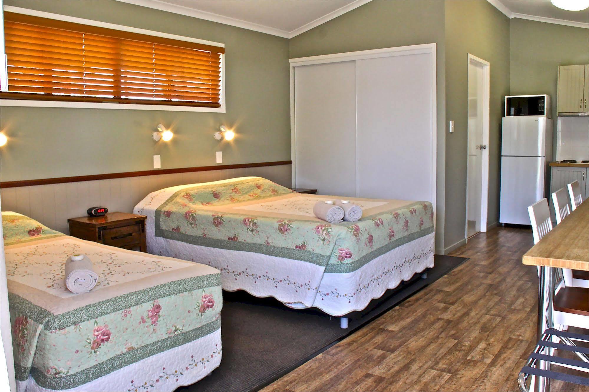 Barcaldine Country Motor Inn Exterior photo